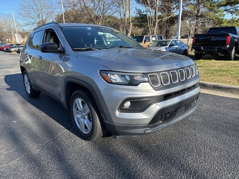 Used 2022 Jeep Compass Latitude image 7