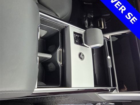 Used 2024 Land Rover Range Rover SE image 16
