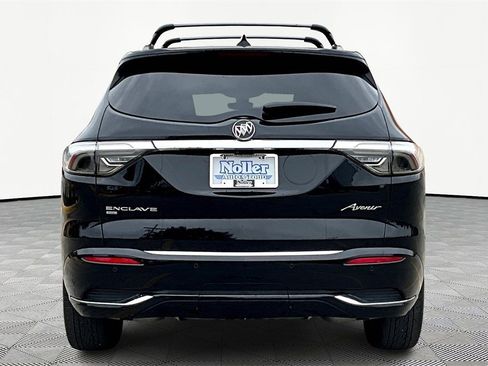 Used 2022 Buick Enclave Avenir w/ Avenir Technology Package image 4