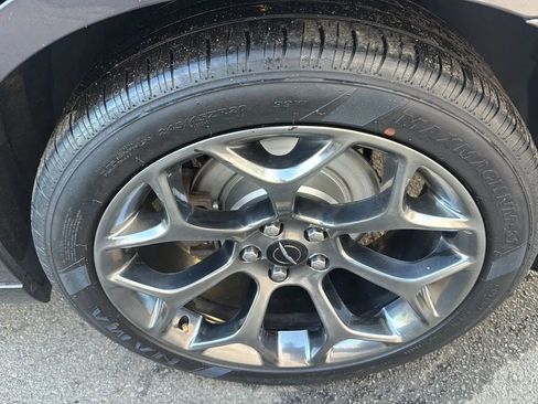 Used 2016 Chrysler 300 S RWD image 9