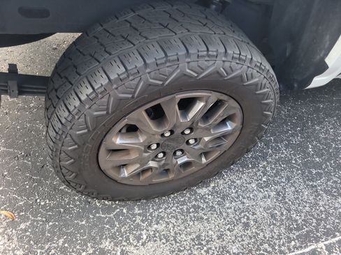 Used 2025 Toyota Tacoma SR AWD/4WD image 8
