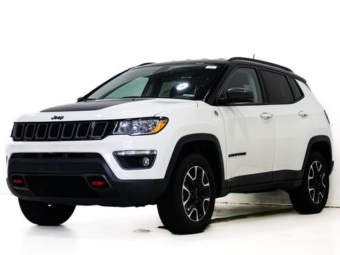 Used 2020 Jeep Compass Trailhawk AWD/4WD image 3