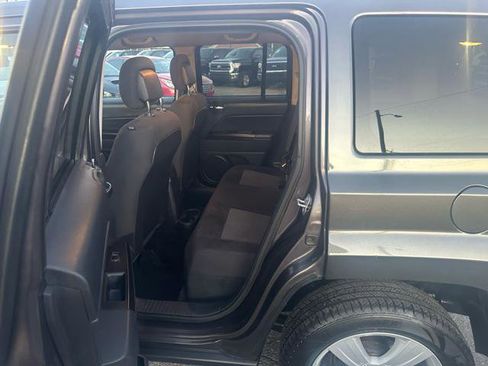 Used 2016 Jeep Patriot Latitude image 12