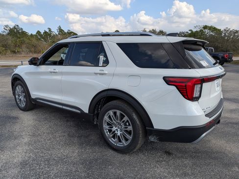 New 2026 Ford Explorer Platinum image 6