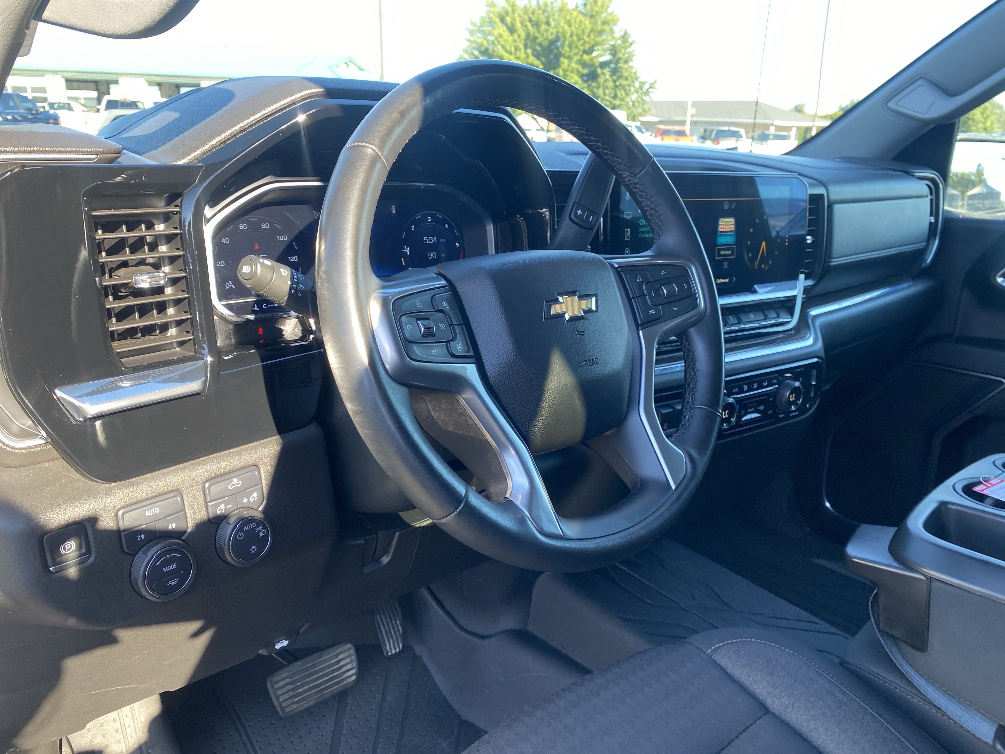 Used 2024 Chevrolet Silverado 1500 LT w/ Convenience Package II AWD/4WD image 10