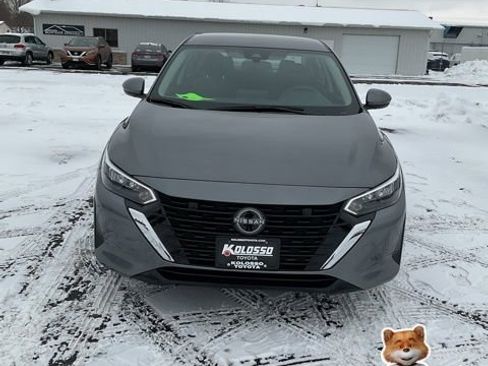 Used 2024 Nissan Sentra SV image 2