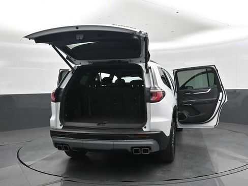 Used 2025 GMC Acadia Elevation FWD image 51