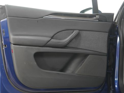 Used 2023 Tesla Model X Plaid image 22