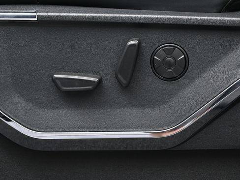 Used 2024 Ford F450 Platinum w/ FX4 Off-Road Package image 10