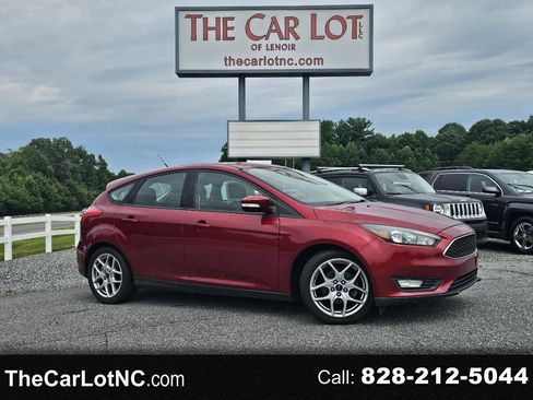 Used 2015 Ford Focus SE w/ Equipment Group 201A FWD image 1