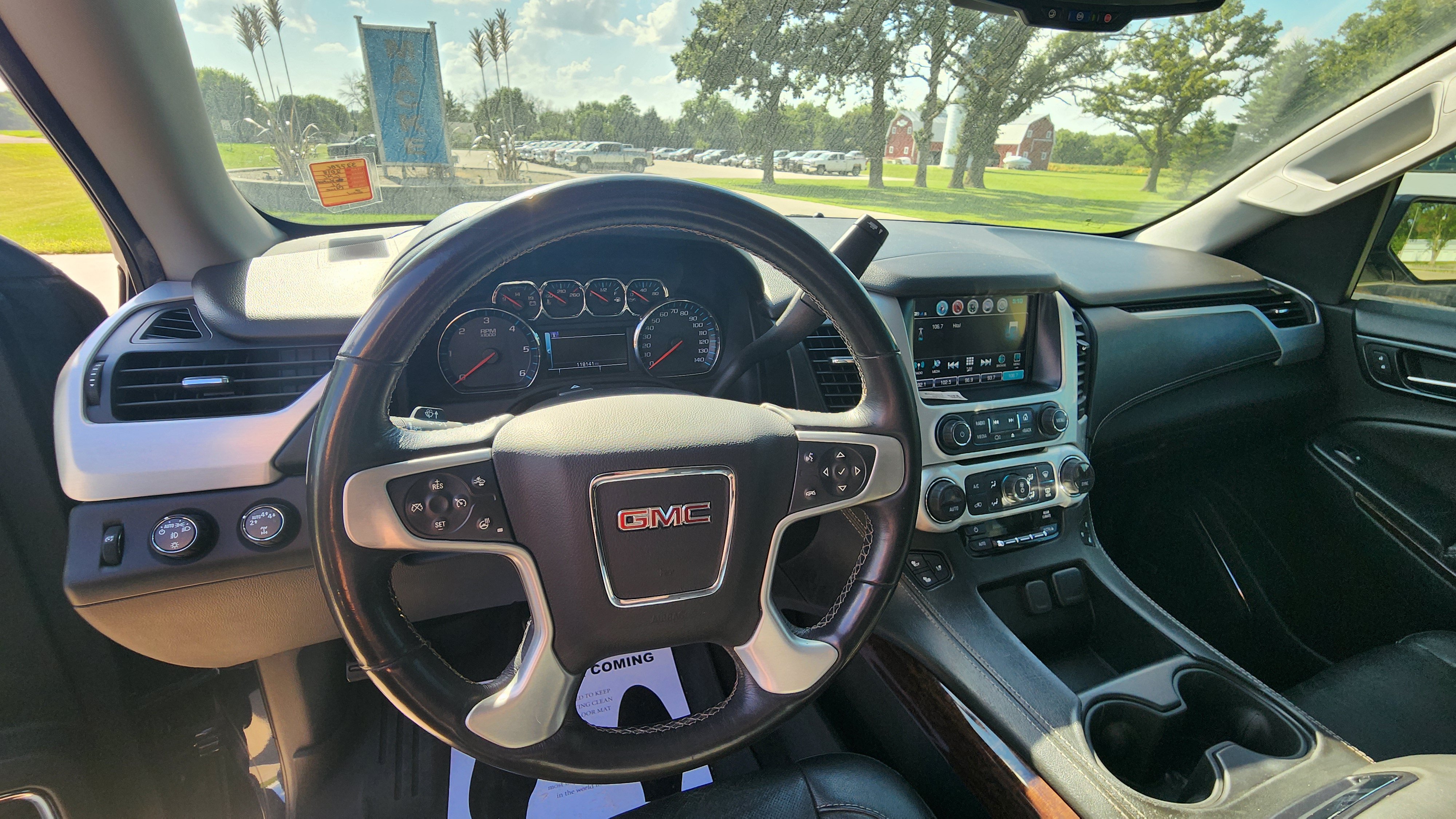 Used 2018 GMC Yukon XL SLT w/ Open Road Package AWD/4WD image 16