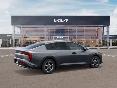New 2026 Kia K4 LXS FWD image 6