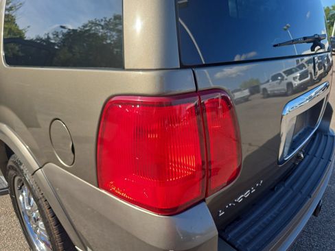 Used 2003 Lincoln Navigator Luxury AWD/4WD image 34
