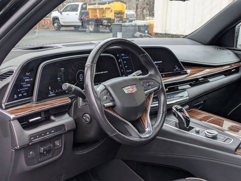 Certified 2021 Cadillac Escalade ESV Premium Luxury AWD/4WD image 14