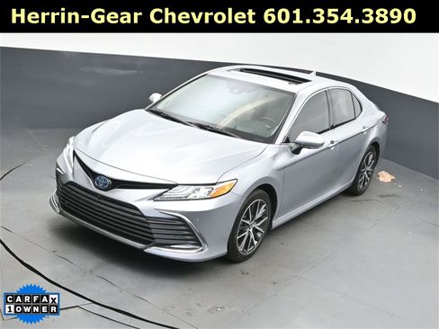Used 2022 Toyota Camry XLE image 30