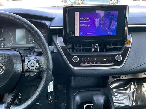 Used 2024 Toyota Corolla LE image 6