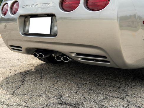 Used 2004 Chevrolet Corvette Coupe w/ Roof Package RWD image 96