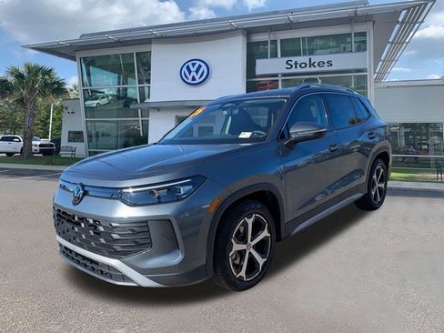 New 2026 Volkswagen Tiguan SE FWD image 8