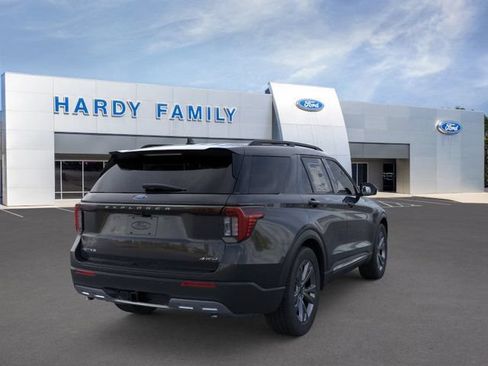 Used 2025 Ford Explorer Active w/ Active Comfort Package AWD/4WD image 8