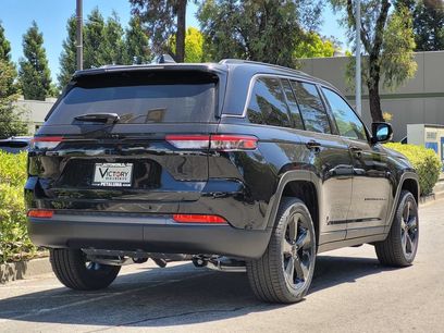 New 2026 Jeep Grand Cherokee Limited w/ Limited Altitude Package