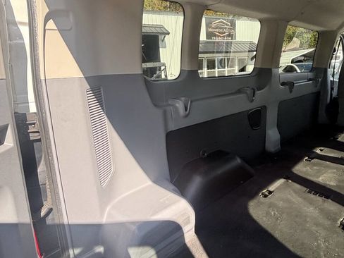 Used 2018 Ford Transit 350 XLT image 11