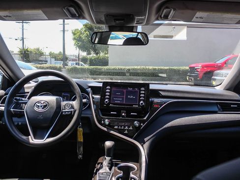 Used 2022 Toyota Camry LE FWD image 16