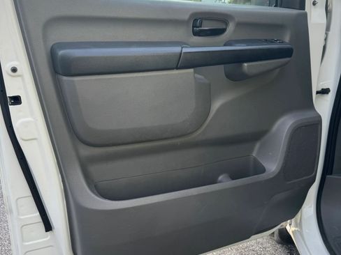 Used 2018 Nissan NV 2500 SV w/ Navigation Package RWD image 9
