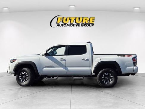 Certified 2021 Toyota Tacoma TRD Off-Road w/ Technology Package AWD/4WD image 9