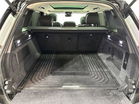 Used 2023 Land Rover Range Rover SE image 23