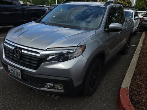 Used 2017 Honda Ridgeline RTL-E image 2