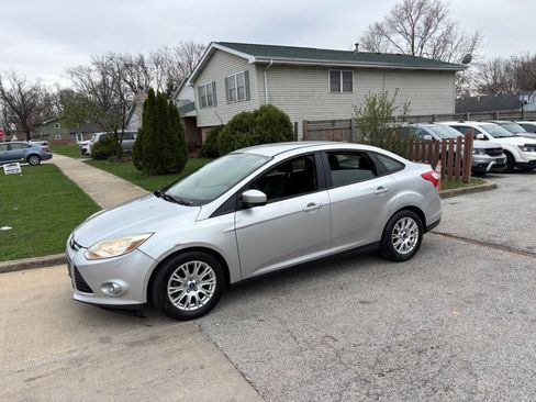 Used 2012 Ford Focus SE image 4
