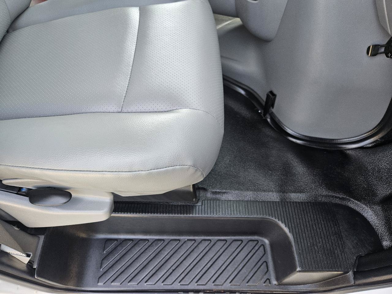 Used 2024 Ford E-350 and Econoline 350 Super Duty w/ Power Windows & Locks Group RWD image 40