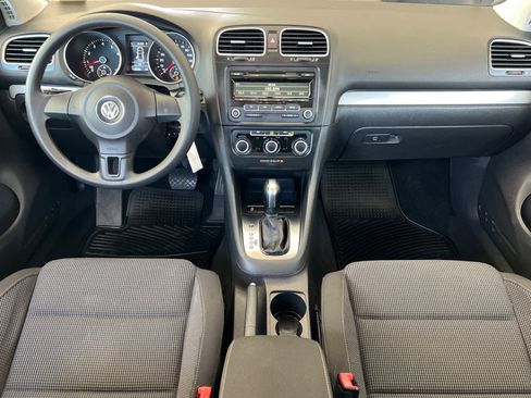 Used 2013 Volkswagen Golf 4-Door FWD image 3