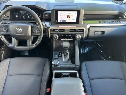 Used 2025 Toyota Tacoma SR5 AWD/4WD image 13
