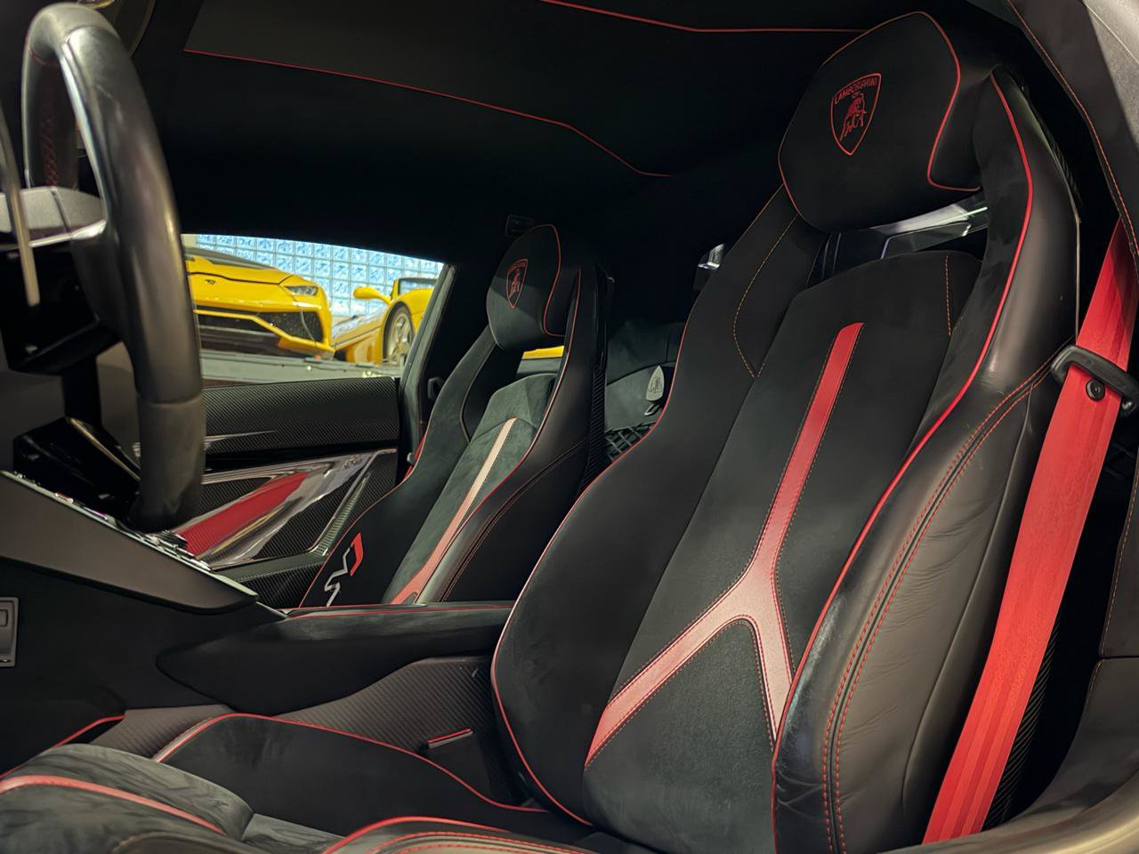 Used 2020 Lamborghini Aventador SVJ AWD/4WD image 23