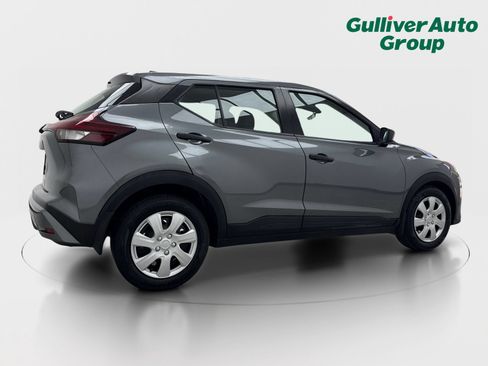 Used 2022 Nissan Kicks S FWD image 9
