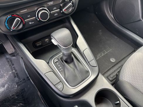 Used 2025 Kia Soul LX w/ LX Technology Package image 36