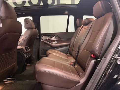 Used 2022 Mercedes-Benz GLS 450 4MATIC image 10