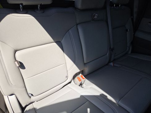 New 2026 GMC Sierra 2500 SLT image 25