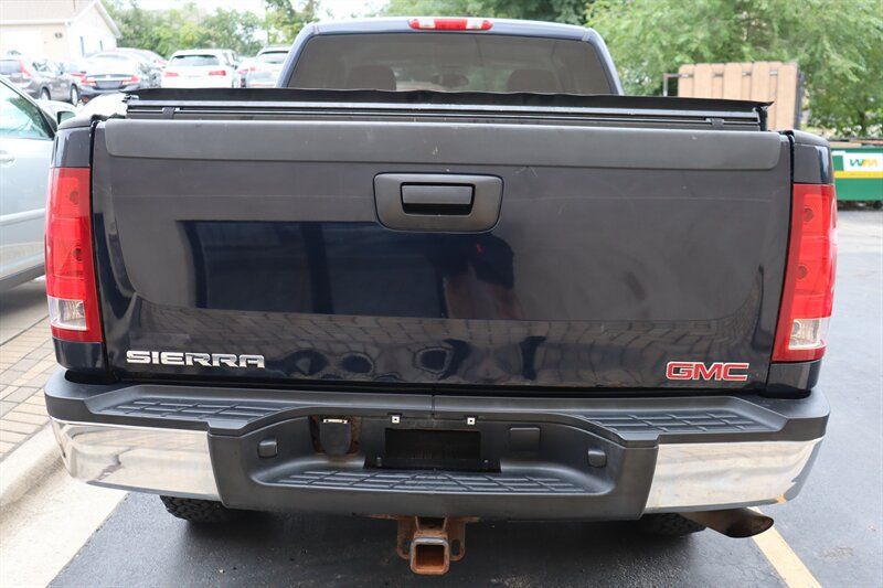 Used 2007 GMC Sierra 2500 W/T w/ Work Truck Preferred Package AWD/4WD image 5