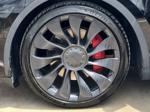 Used 2022 Tesla Model Y Performance AWD/4WD image 26
