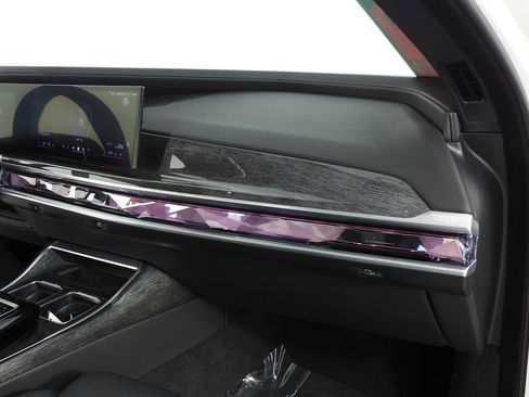 Used 2023 BMW 740i w/ Parking Assistance Package RWD image 14