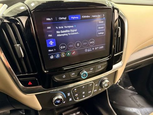 Certified 2023 Chevrolet Traverse LT w/ LT Premium Package image 13