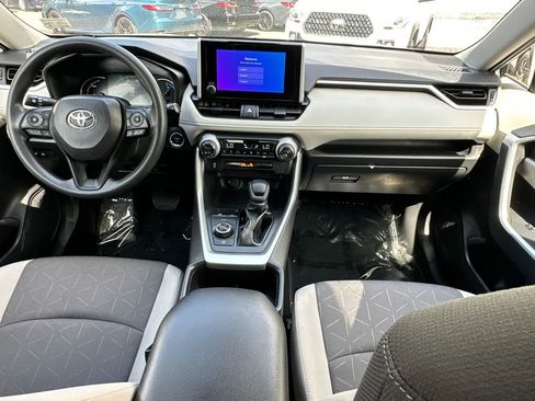 Used 2025 Toyota RAV4 XLE AWD/4WD image 14