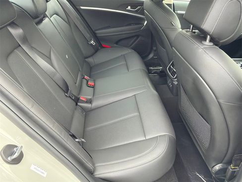 New 2026 Genesis G70 2.5T image 15