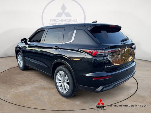 New 2026 Mitsubishi Outlander ES FWD image 5