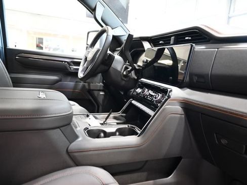 New 2026 GMC Sierra 2500 AT4 w/ AT4 Premium Plus Package AWD/4WD image 16