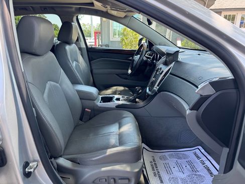 Used 2011 Cadillac SRX Luxury FWD image 17