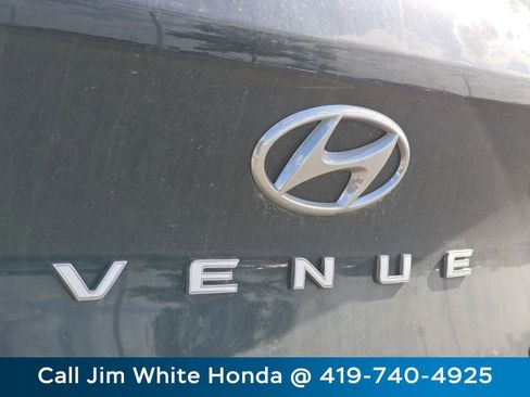 Used 2023 Hyundai Venue SEL w/ Cargo Package FWD image 10