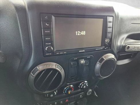 Used 2018 Jeep Wrangler Sport AWD/4WD image 13